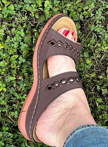 Customer photo review of ALYSSON'S™ WOMEN'S THICK ORTHOPEDIC SANDALS