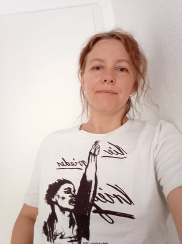 Customer photo review of SPASSKULTUR ORGANIC SHIRT BUBEN • KÄTHE KOLLWITZ: NIE WIEDER KRIEG
