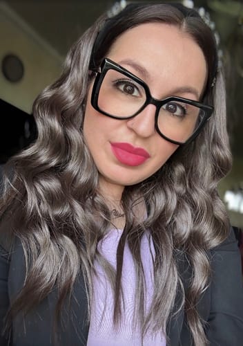 Customer photo review of The Headband Wig Perfect Curl