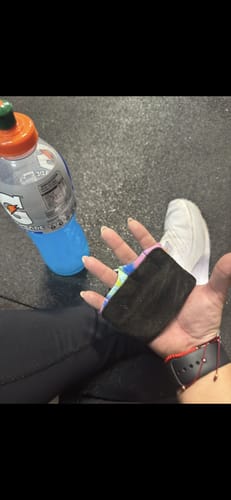 Customer photo review of Guantes Pesas GRAB Mujer