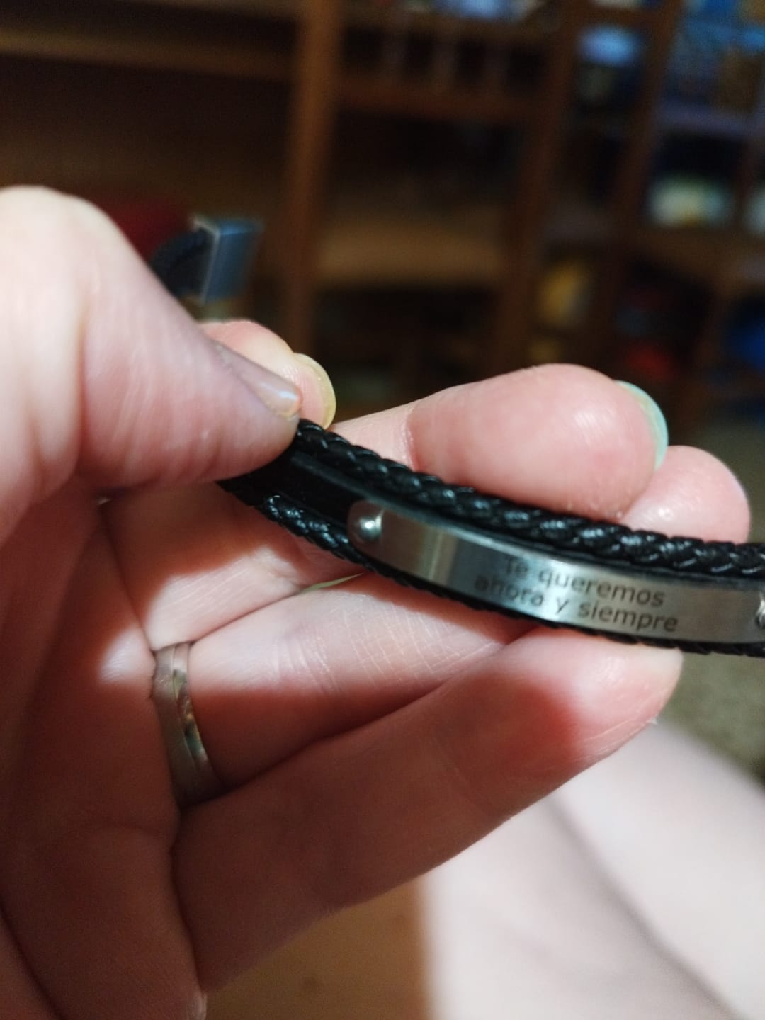 Customer photo review of Pulsera Hombre BRAVE Rebel ~ Texto Personalizable
