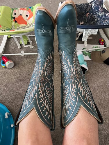 Customer photo review of Circle G By Corral Ladies Distressed Blue Western Boots L6120