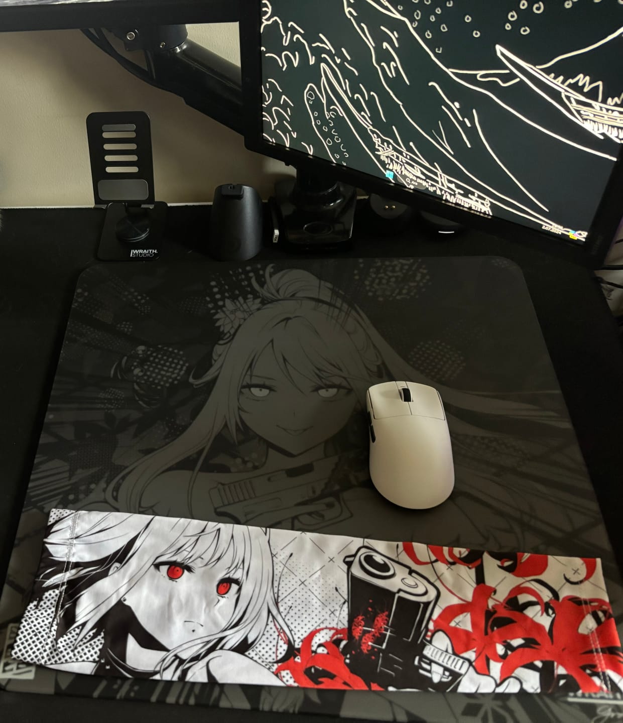 Customer photo review of Wraith Cosmic Glass V2 Cam Mousepad