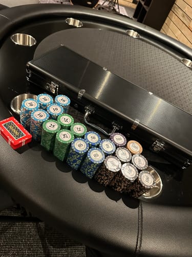 Customer photo review of Poker Chips Set Vegas Poker Club 500