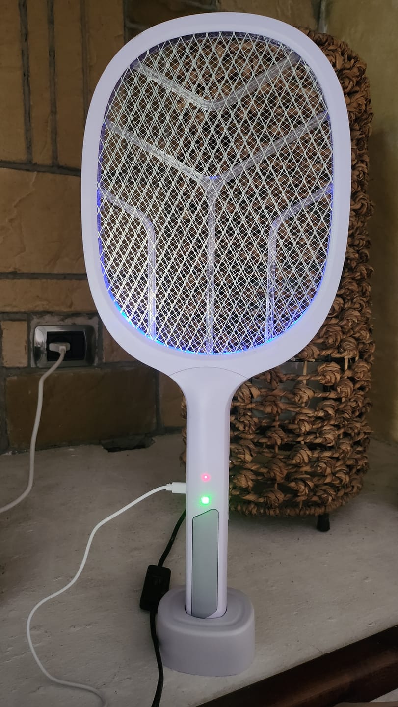 Customer photo review of (2 Pezzi) - Racchette Zanzare Elettriche Ricaricabili 2 in 1 Lampada Led Fulmina Insetti