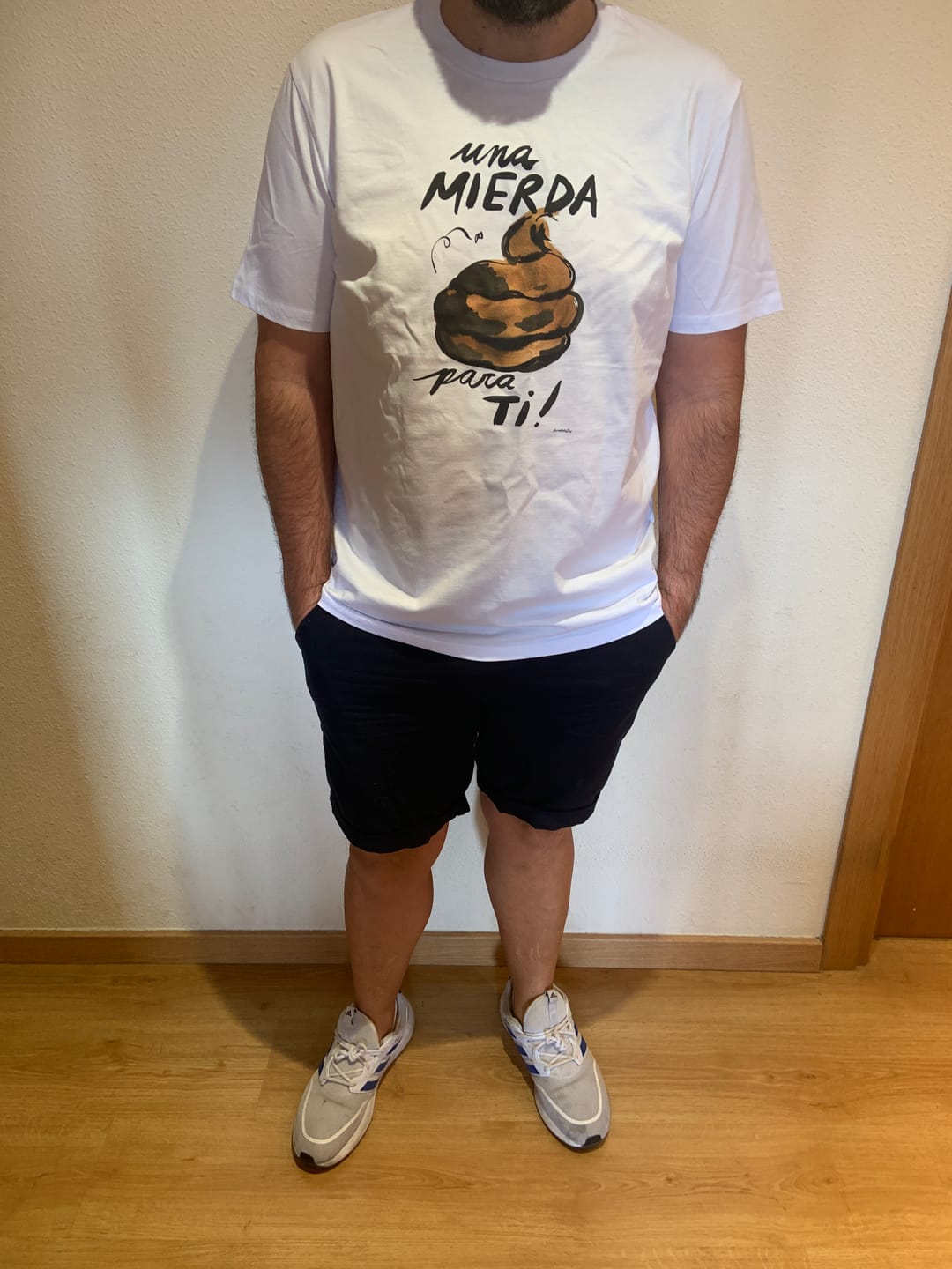 Customer photo review of Camiseta "Una mierda para ti!"
