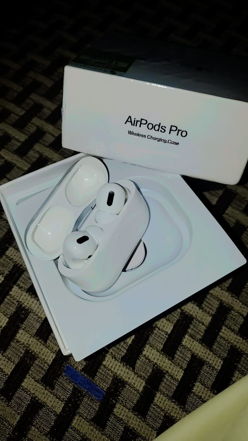 Customer photo review of AirPods Pro Titanium