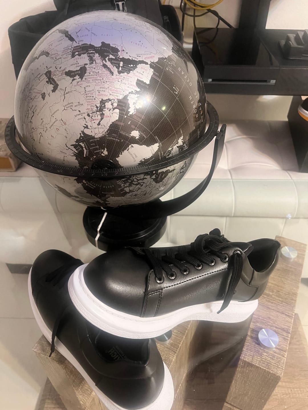 Customer photo review of Men's Pluto Shadow Black