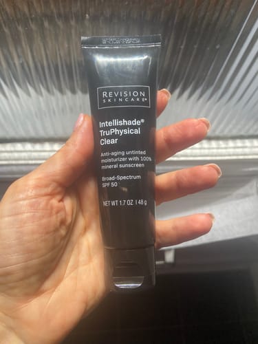 Customer photo review of Intellishade® TruPhysical Clear SPF 50
