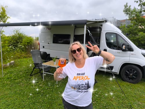 Customer photo review of Bin auf Aperol- Spritztour  - Damen Premium T- Shirt