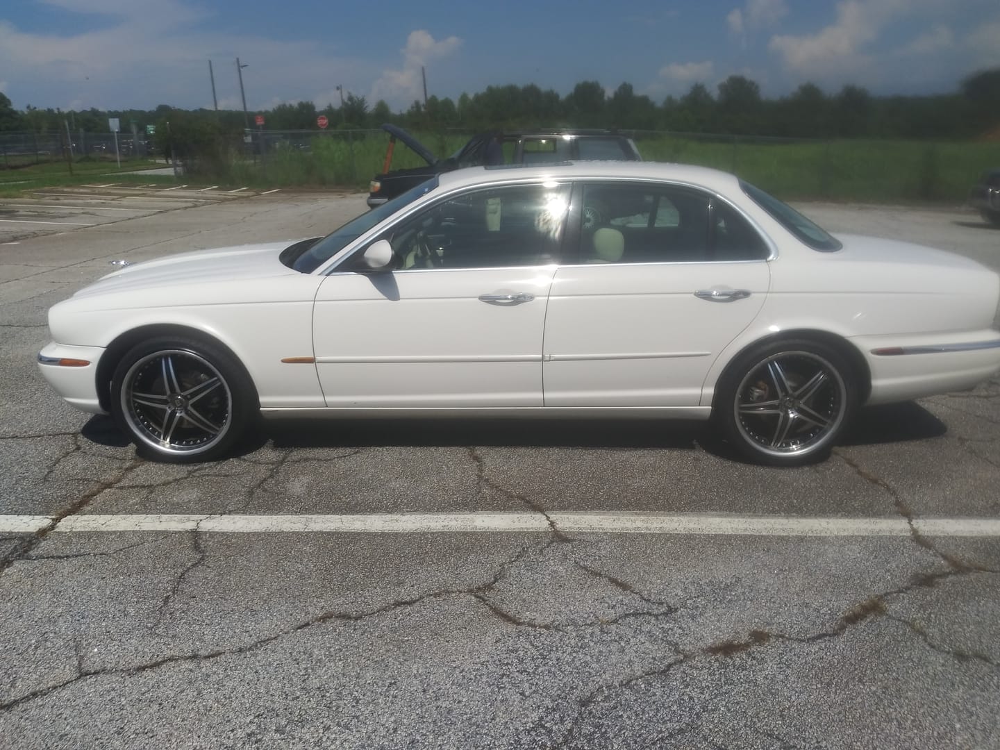 Customer photo review of 2004-2009 Jaguar XJ8 4 Wheel Air Suspension Conversion Kit with Light Fix Module (JA14FM)