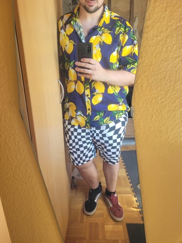 Customer photo review of Chemise à manches courtes de vacances d'été de plage hawaïenne à imprimé citron tropical pour hommes