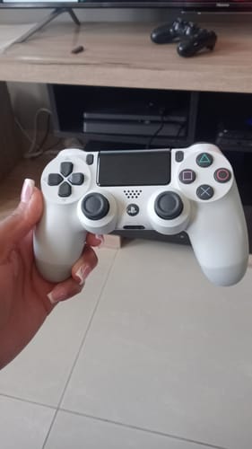 Customer photo review of PS4 Dualshock 4 - White
