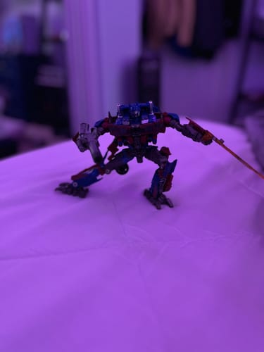 Customer photo review of Knight 8801 (Previous 6022A) Optimus Prime (Modified KO SS05) & Weapon Set 17.5cm / 6.9"