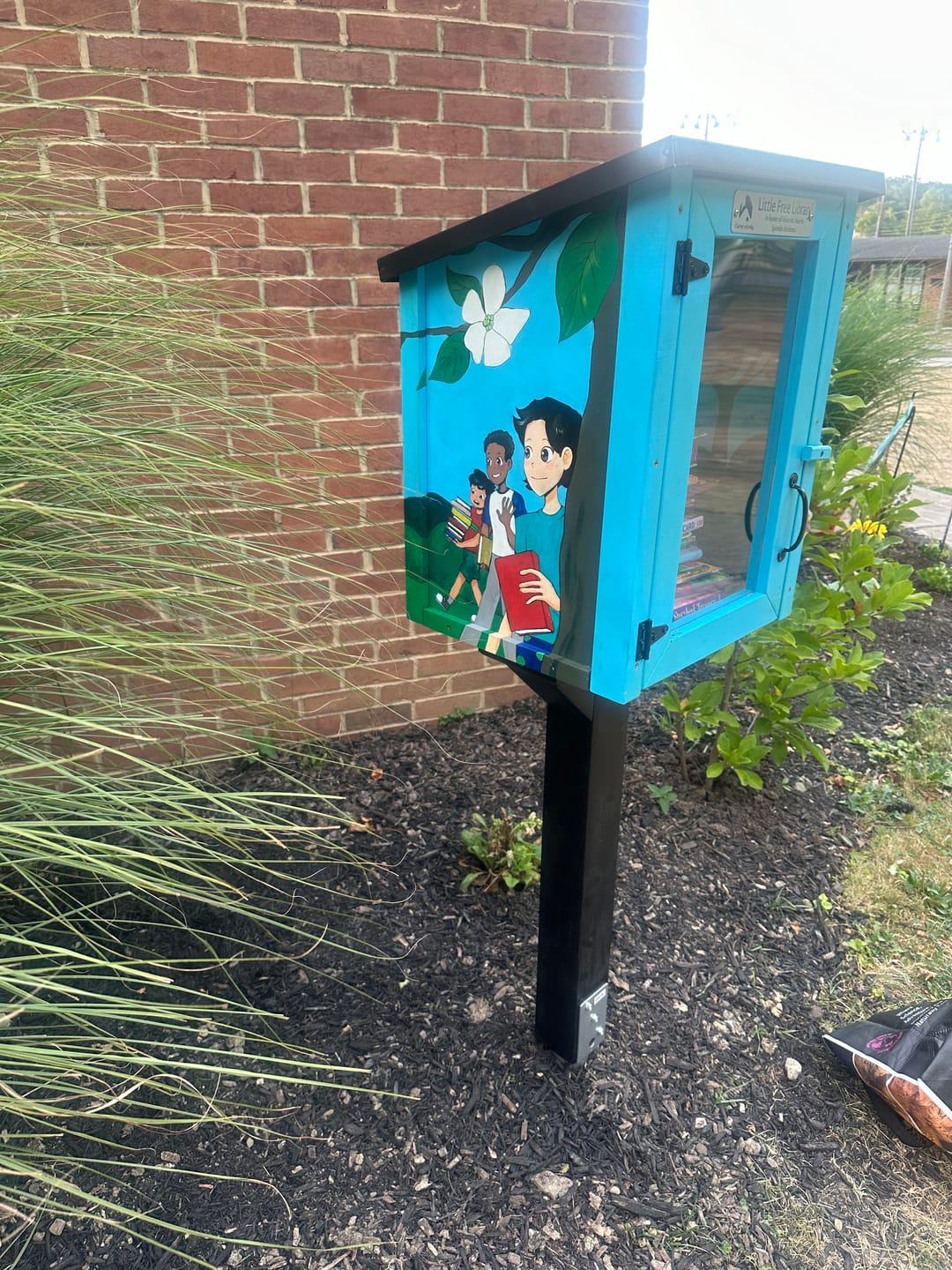 Customer photo review of Composite Screw In Library Post and Topper Black