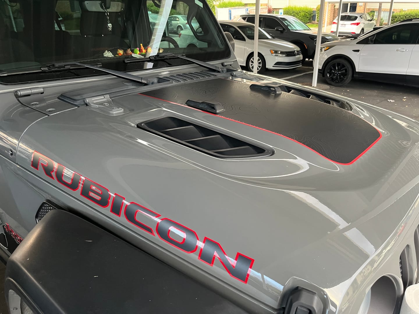 Customer photo review of RUBICON Hood Graphic | Black Topo - fits Wrangler JL & Gladiator JT