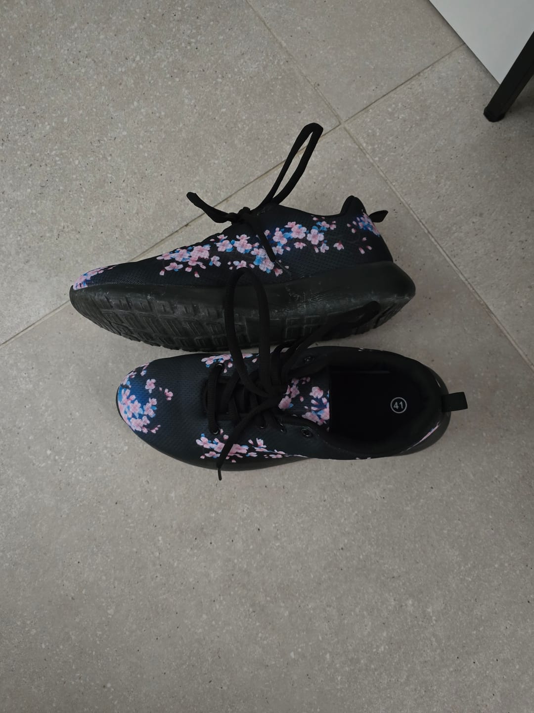 Customer photo review of Sneakers Hana