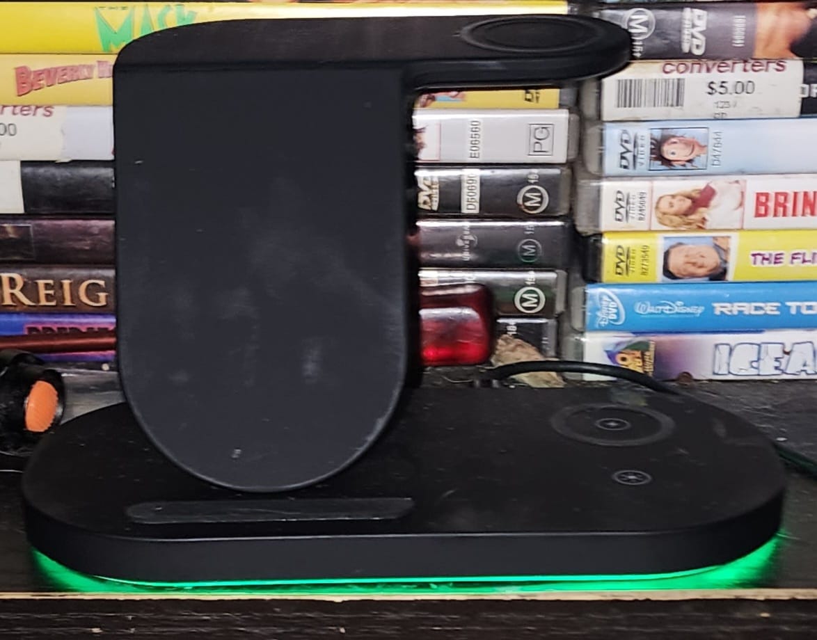 Customer photo review of 3 in 1 Wireless Charging Stand for Samsung Android Devices