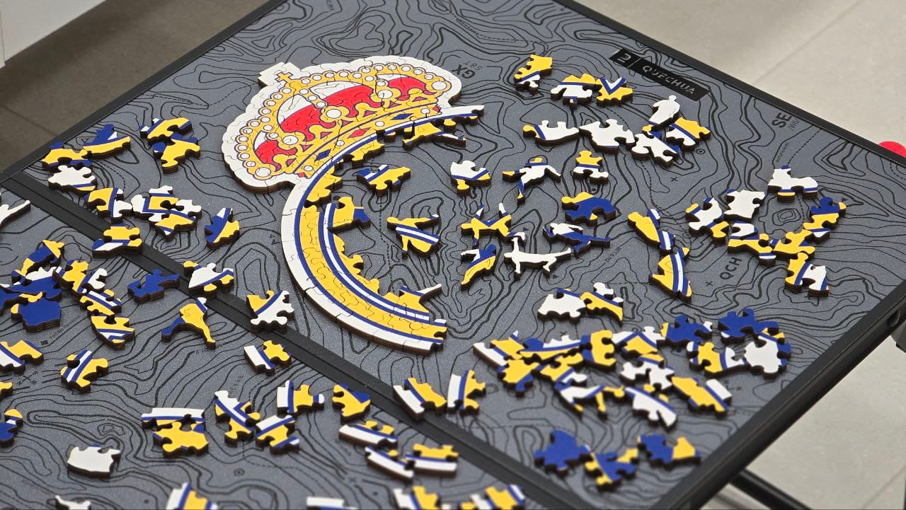 Customer photo review of Real Madrid CF® Logo - Wooden Puzzle