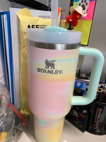 Customer photo review of Stanley Quencher H2.0 Flowstate™ Tumbler Brushstroke | 1.1 L