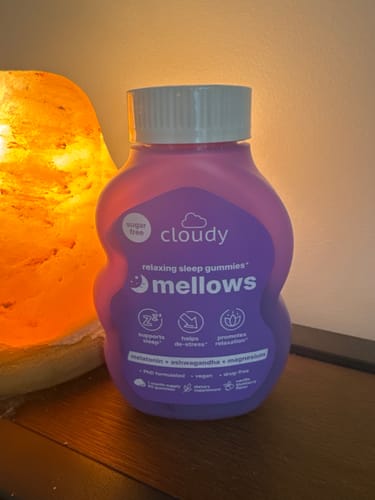 Customer photo review of Mellows Relaxing Sleep Gummies