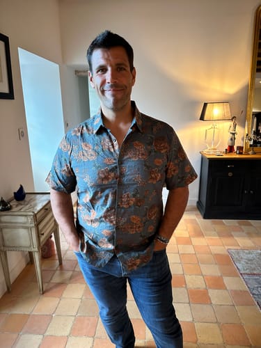 Customer photo review of Chemise à manches courtes de vacances d'été bleu vintage à fleurs rétro pour hommes
