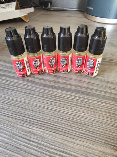 Customer photo review of Feast Treats Bar Salts Strawberry Ice - 10ml Nic Salt E-liquid