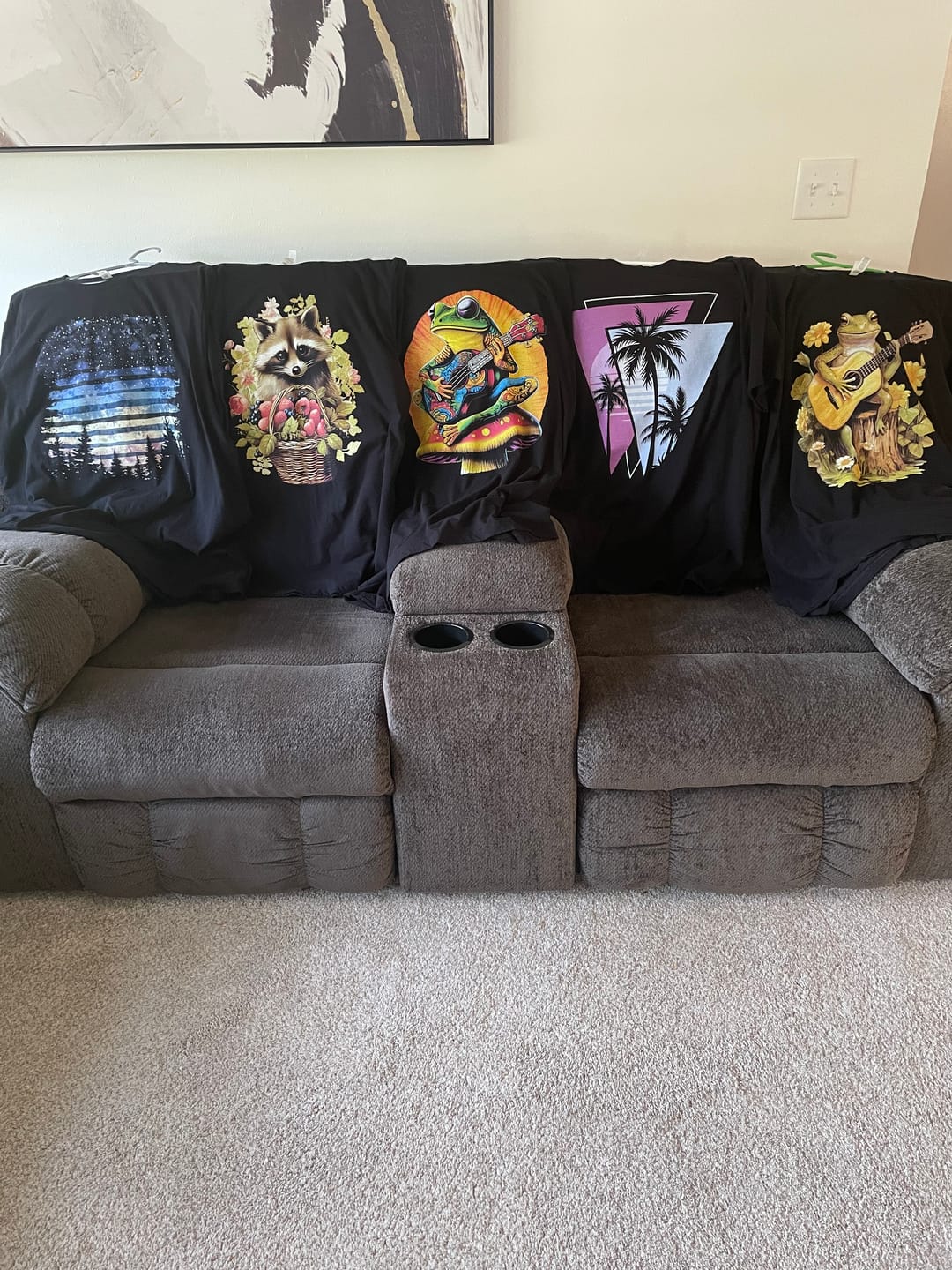 Customer photo review of Womens Trippy Groovy Frog Playing Guitar Psychedelic Trendy Graphic Tees