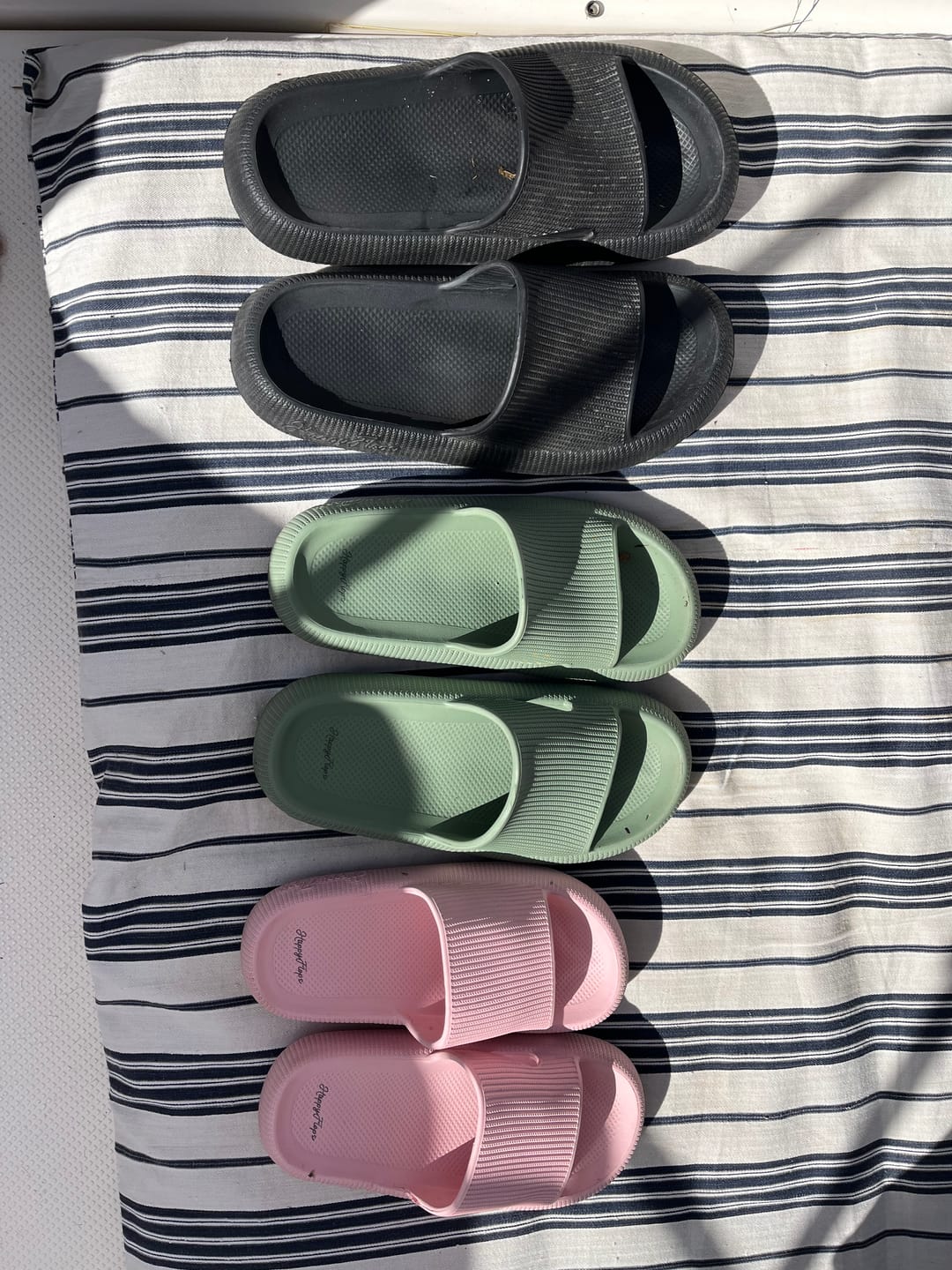 Customer photo review of HappyFlops Kids