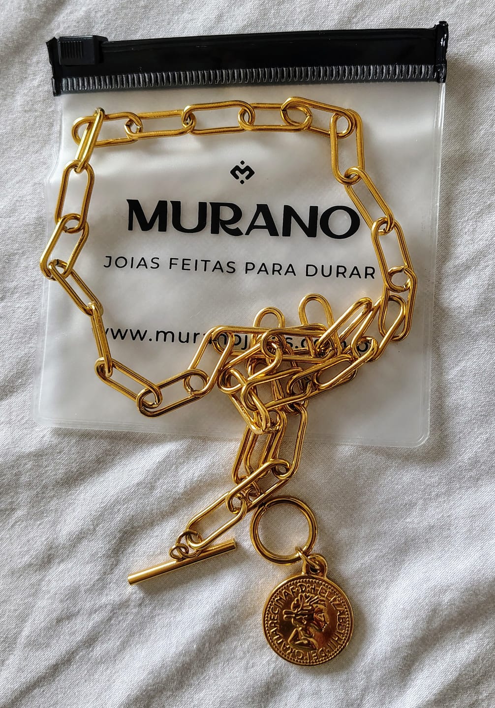 Customer photo review of Colar New York Cents Banhado em Ouro 18K