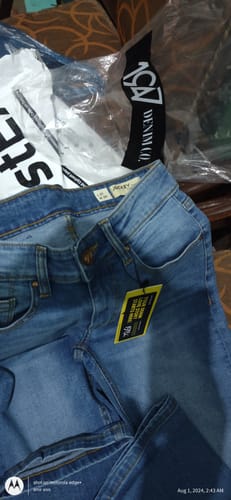 Customer photo review of Stretchable Straight-Fit Jeans (Ice Blue)