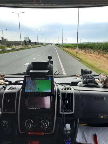 Customer photo review of Navigatieapparaat voor in de auto / 7 inch touchscreen / ondersteunt Europese kaarten / levenslange gratis kaart updates / werkt via GPS