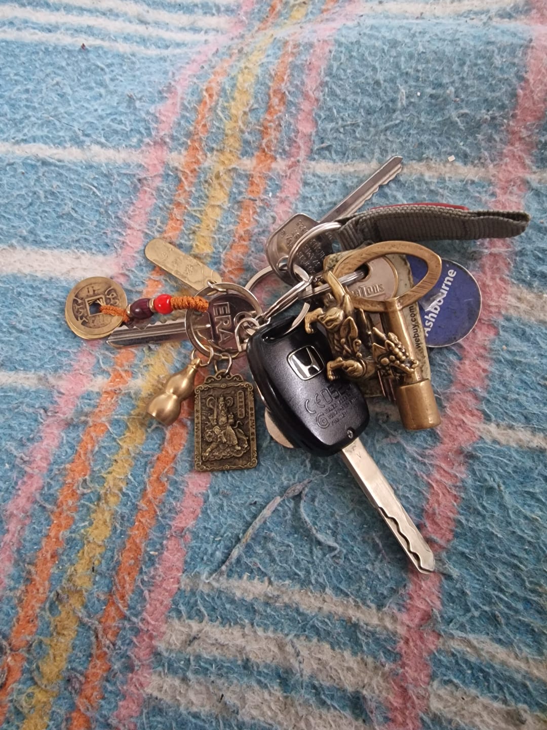 Customer photo review of Five Emperors Gourd & Lucky Coin Zodiac Keychain