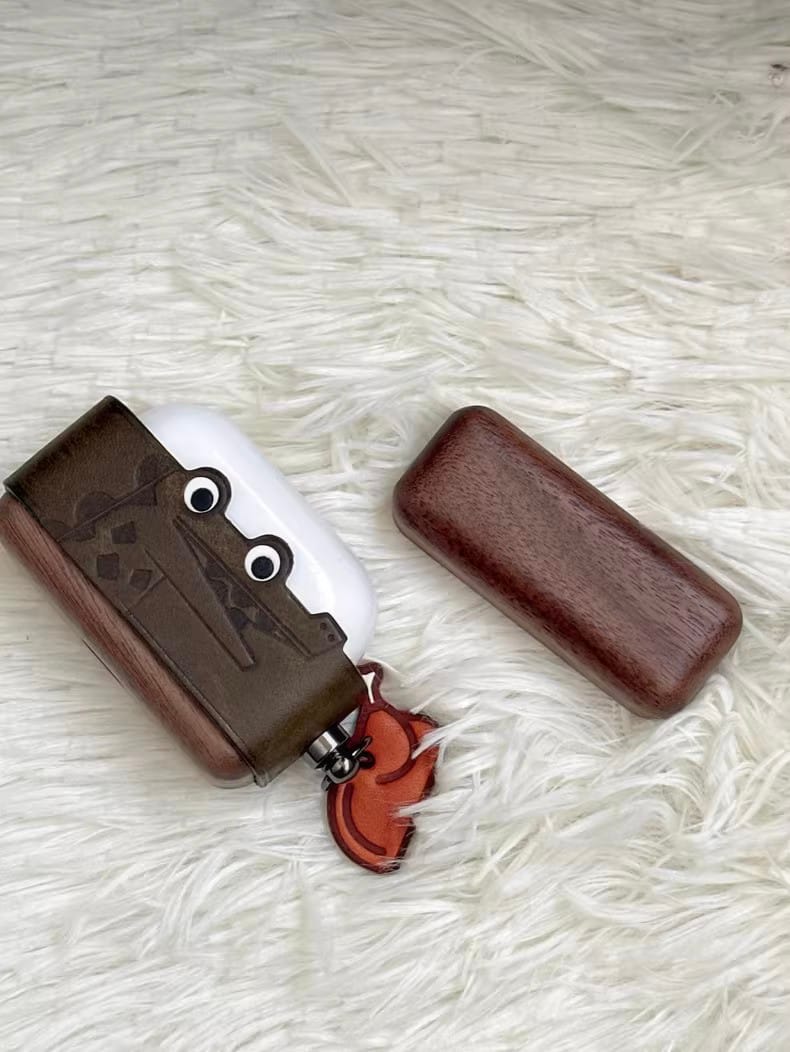 Customer photo review of Wooden AirPods Pro Case Cover Alligator Style