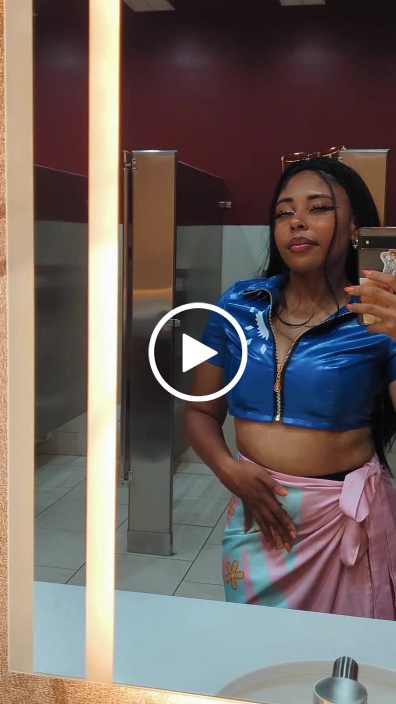 Customer video review of Amaretto Blue Prescription Colored Contact Lenses