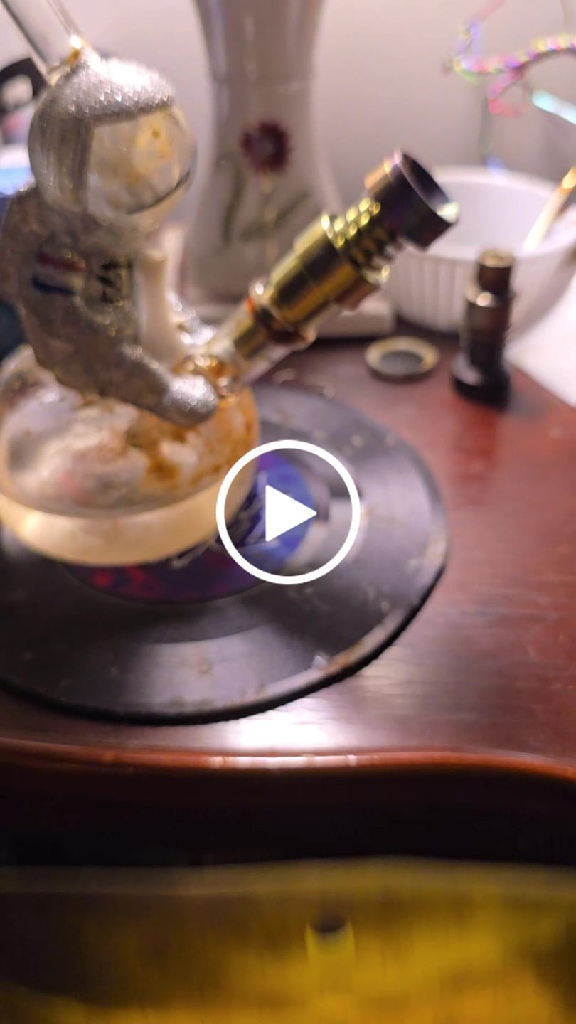 Customer video review of TITANIUM 6 IN 1 SKILLET DAB NAIL