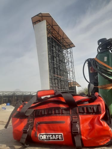 Customer photo review of Bolso Duffel Bag 60 Litros Waterproof - Drysafe - Rojo