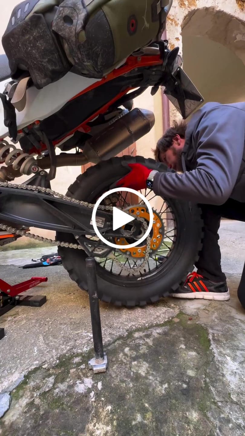 Customer video review of Rabaconda Dirt Bike Tire Changer