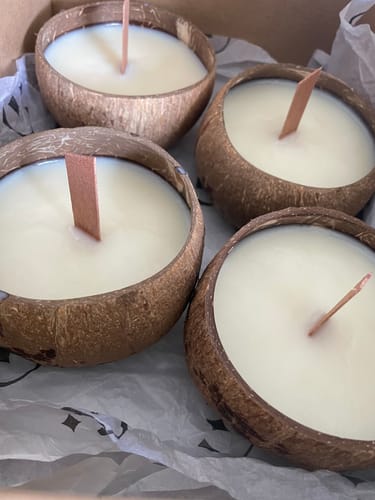 Customer photo review of Candle Making Kit Coconut Set of 4 - Starter DIY Kit With Coco Soy Wax Blend & 60ml Fragrance