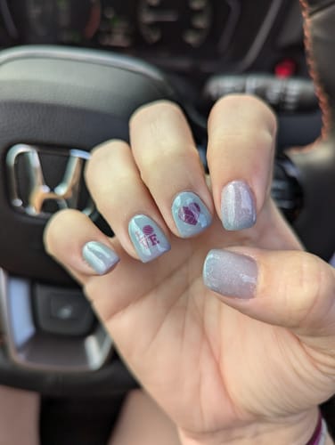 Customer photo review of D1181 Fantasy Sun/Mood Changer Dip Powder