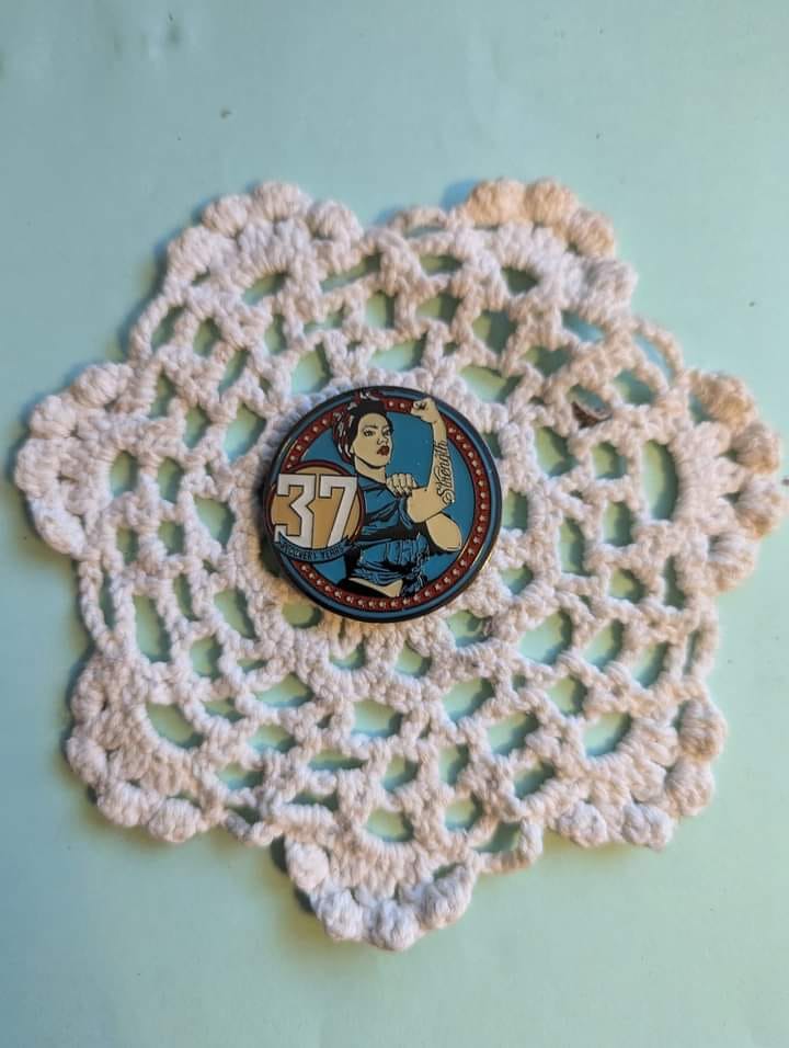 Customer photo review of 40mm AA Medallion Velvet Box - Specialty Chip/Coin/Token Holder