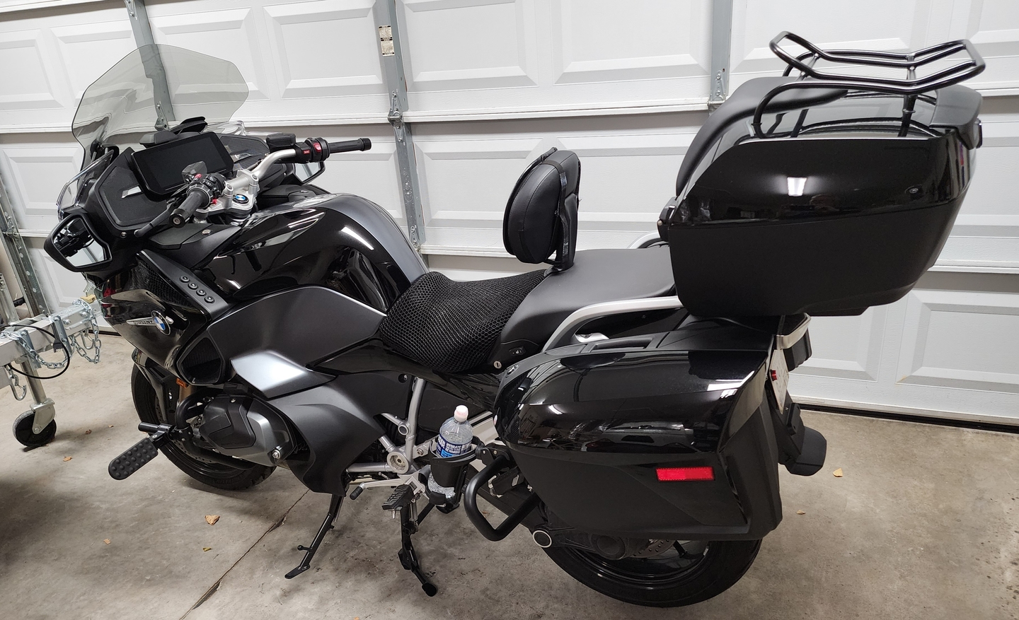 Wind Rider mesh seat cover installed on a BMW R 1250 RT
