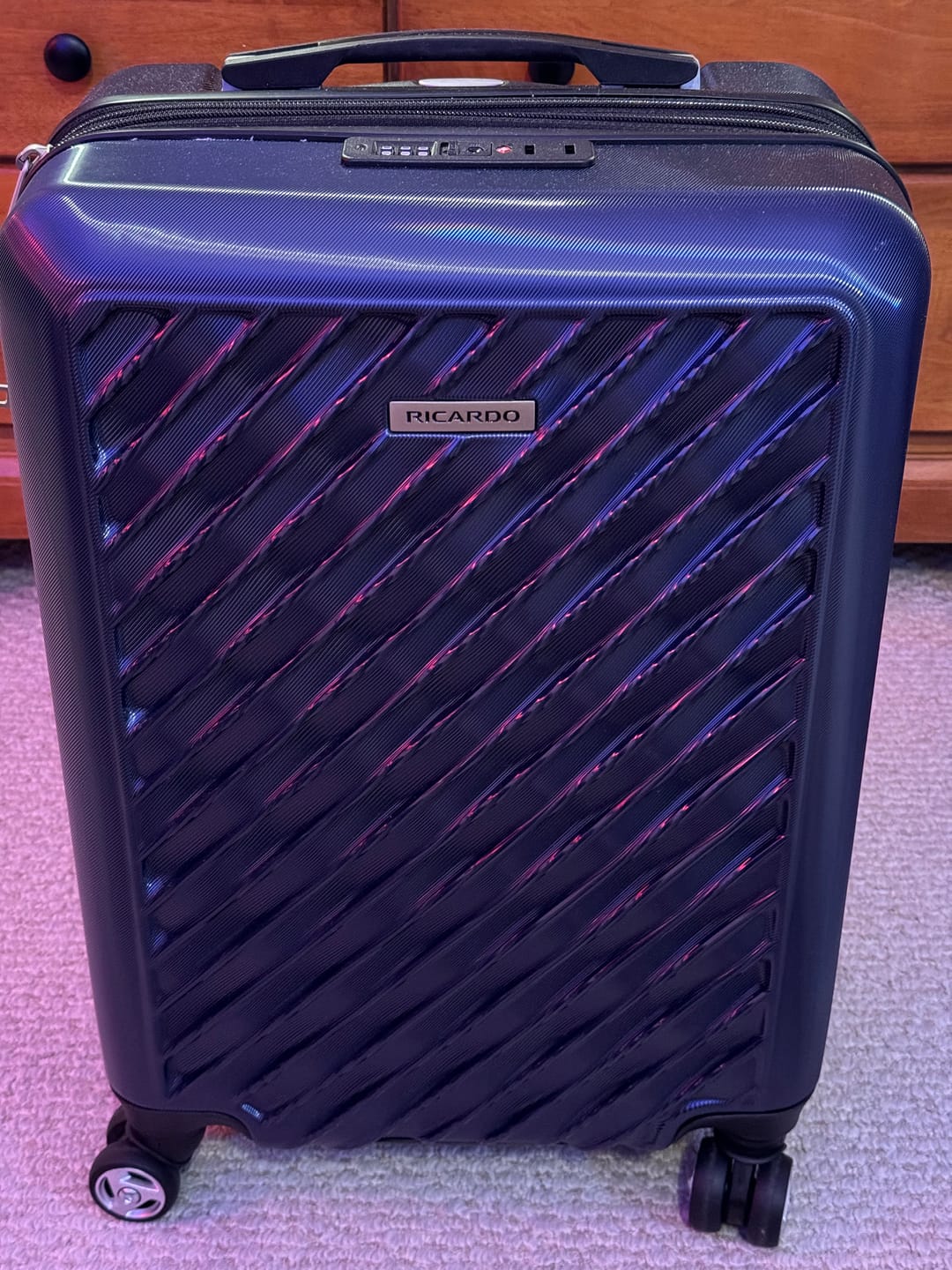 Customer photo review of Melrose Hardside Carry-On Expandable Spinner