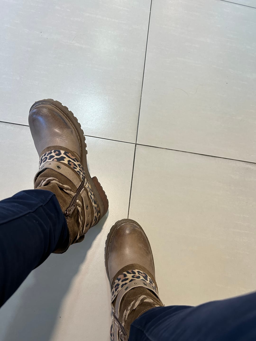 Customer photo review of Botin Mujer / Queltehue Taupe