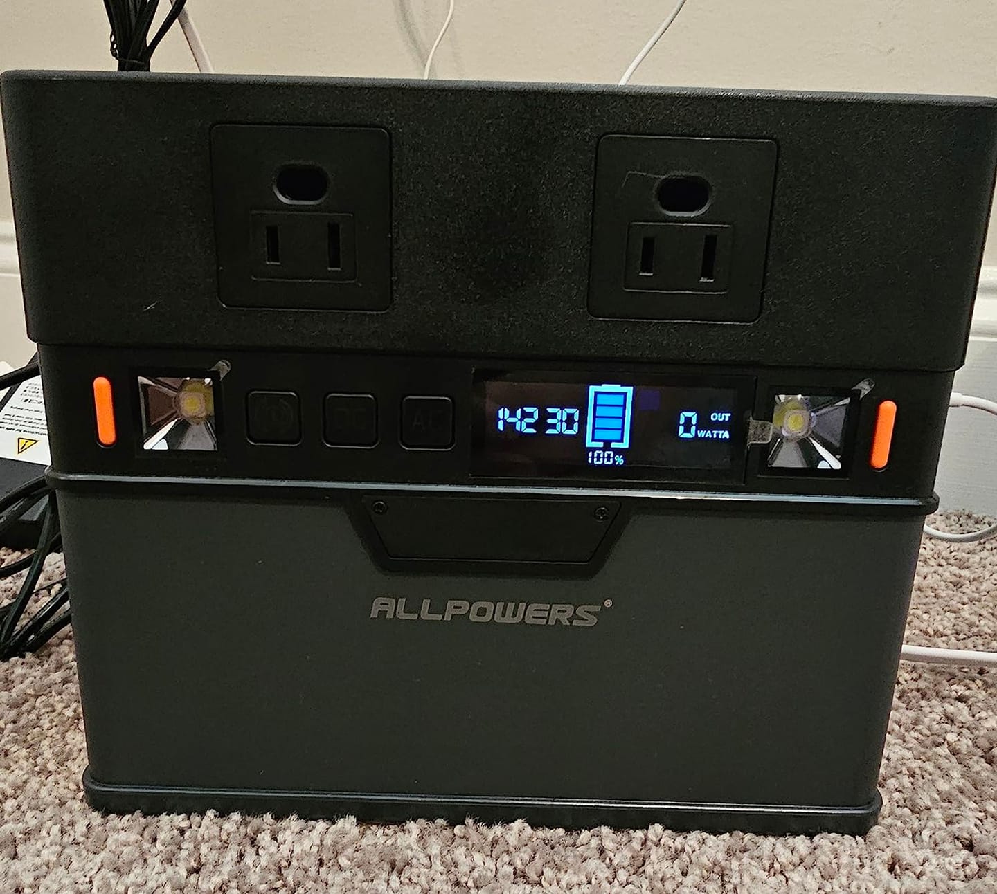 Customer photo review of ALLPOWERS Solar Generator Kit 300W (S300 + SP027 100W Solar Panel)