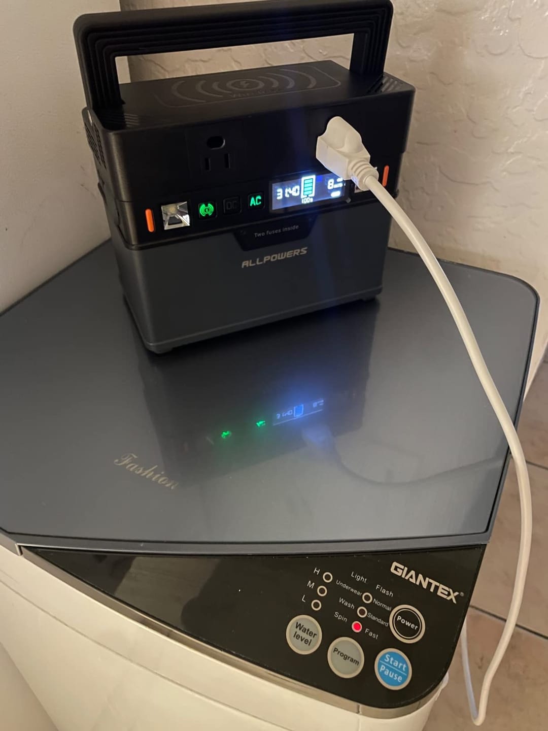 Customer photo review of ALLPOWERS Solar Generator Kit 300W (S300 + SP027 100W Solar Panel)