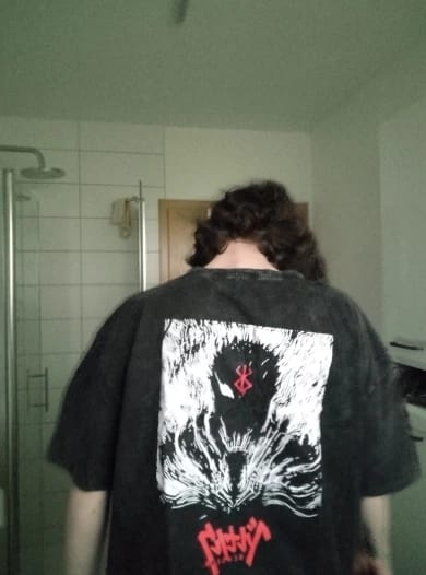 Customer photo review of DESOLATION BACKPRINT VINTAGE TEE