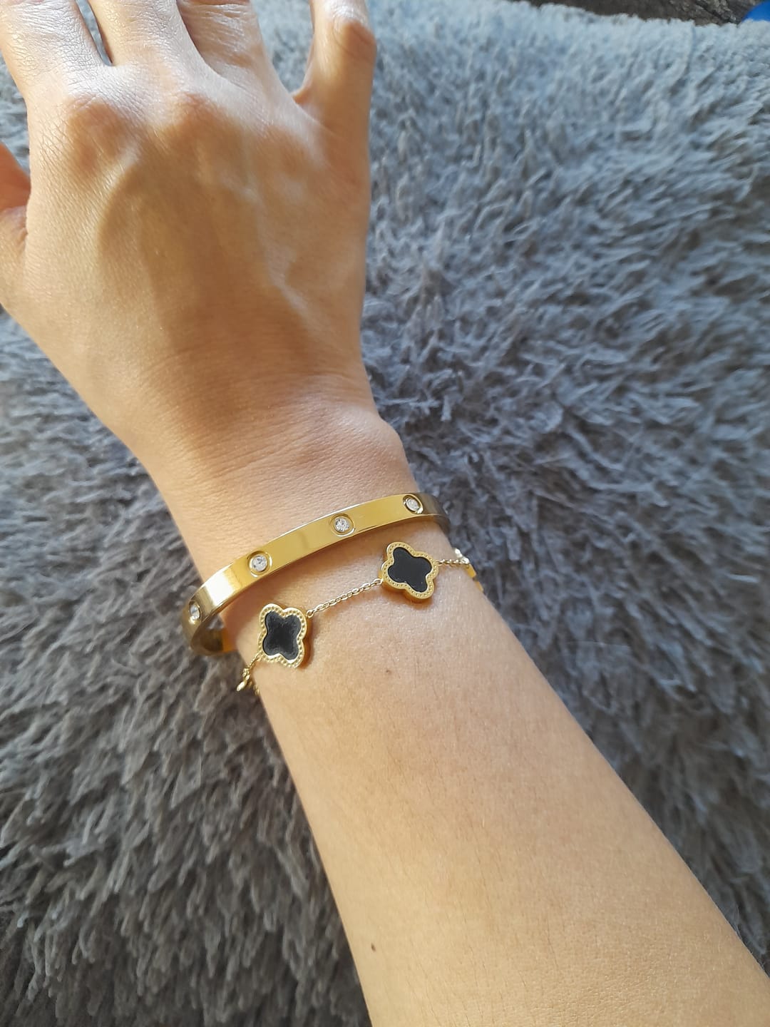 Customer photo review of Deluxe Timeless Stone Armreif 18K Vergoldet