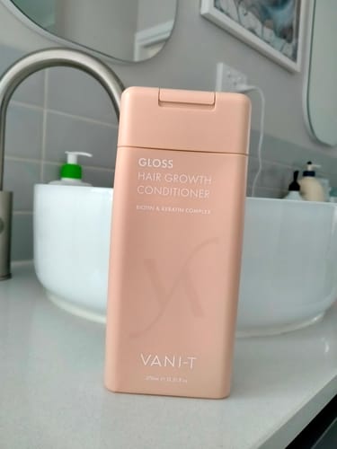 Customer photo review of Gloss Hair Growth Conditioner
