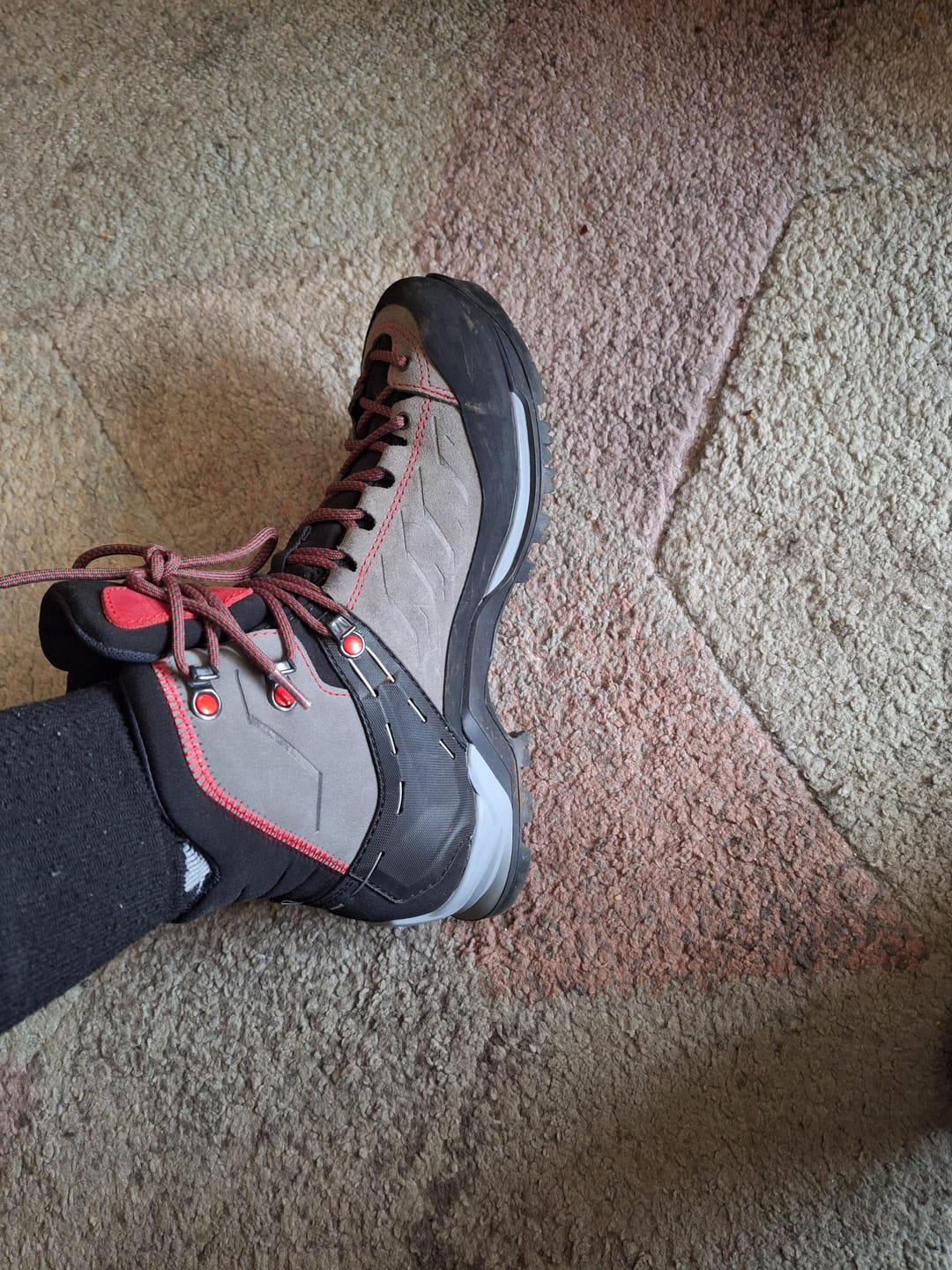 Customer photo review of Zapato Hombre Mtn Trainer Mid GTX